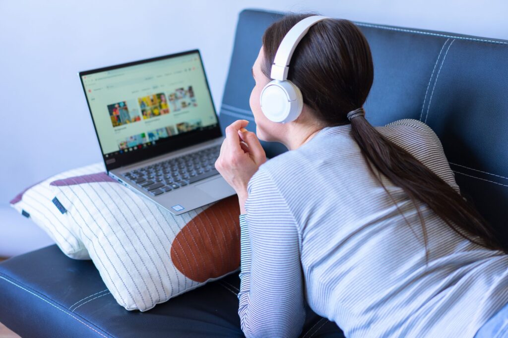 Using free online tools to launch a side hustle